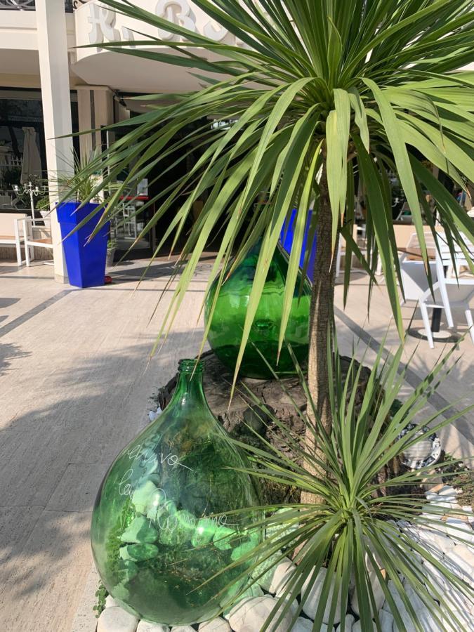 Hotel Baby B&B Milano Marittima Exteriör bild