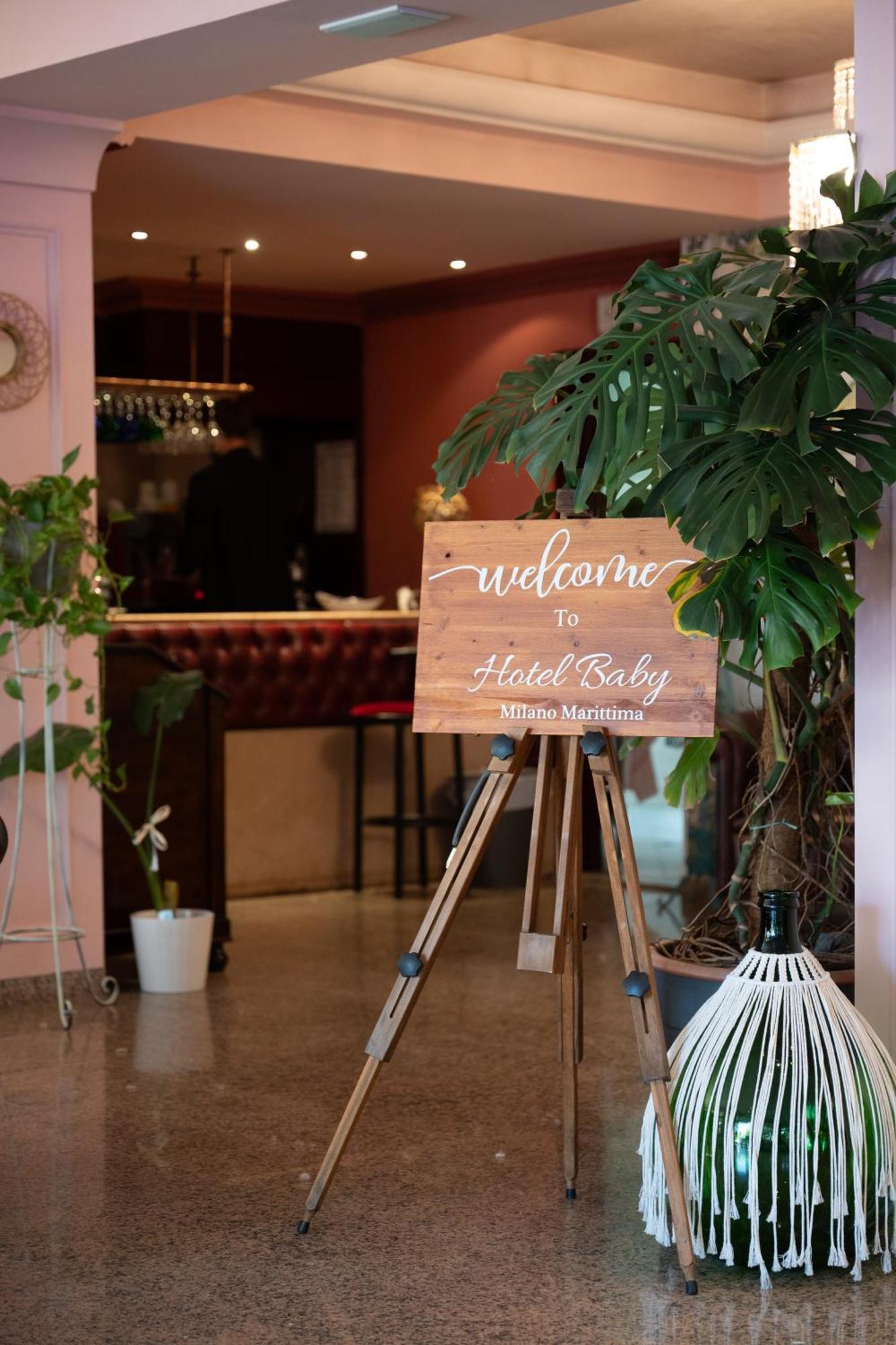 Hotel Baby B&B Milano Marittima Exteriör bild