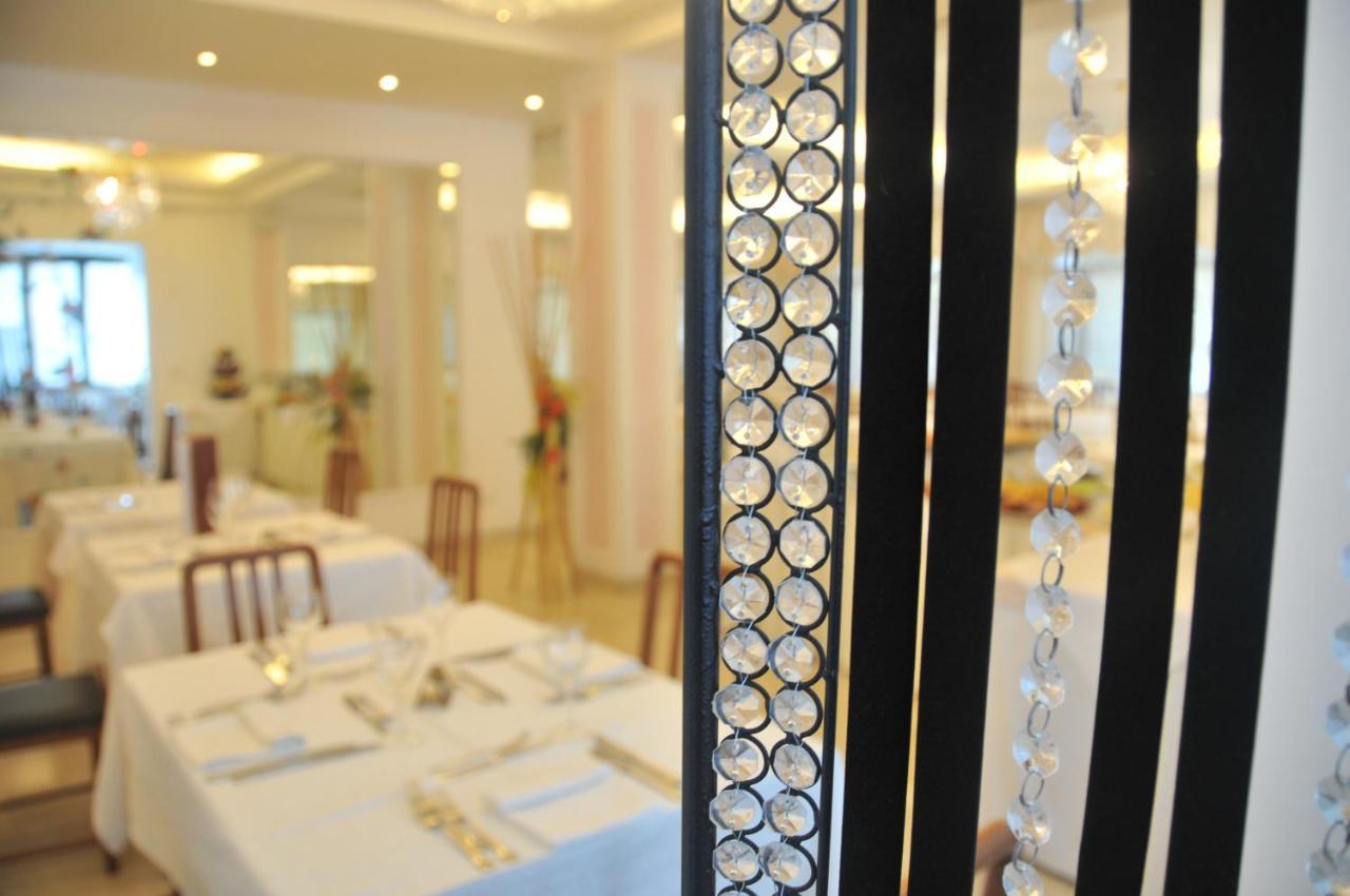 Hotel Baby B&B Milano Marittima Exteriör bild