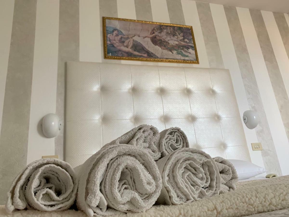 Hotel Baby B&B Milano Marittima Exteriör bild