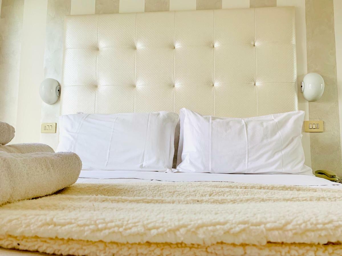 Hotel Baby B&B Milano Marittima Exteriör bild