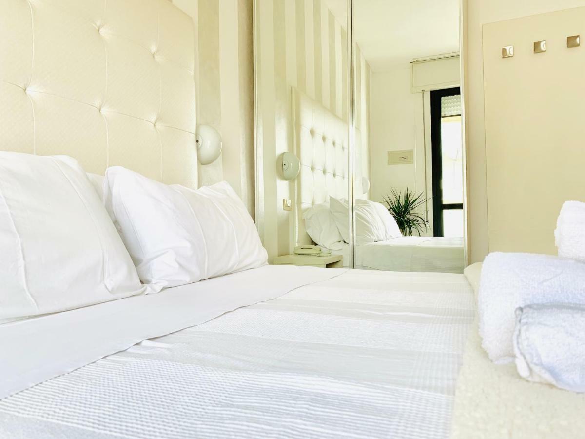 Hotel Baby B&B Milano Marittima Exteriör bild