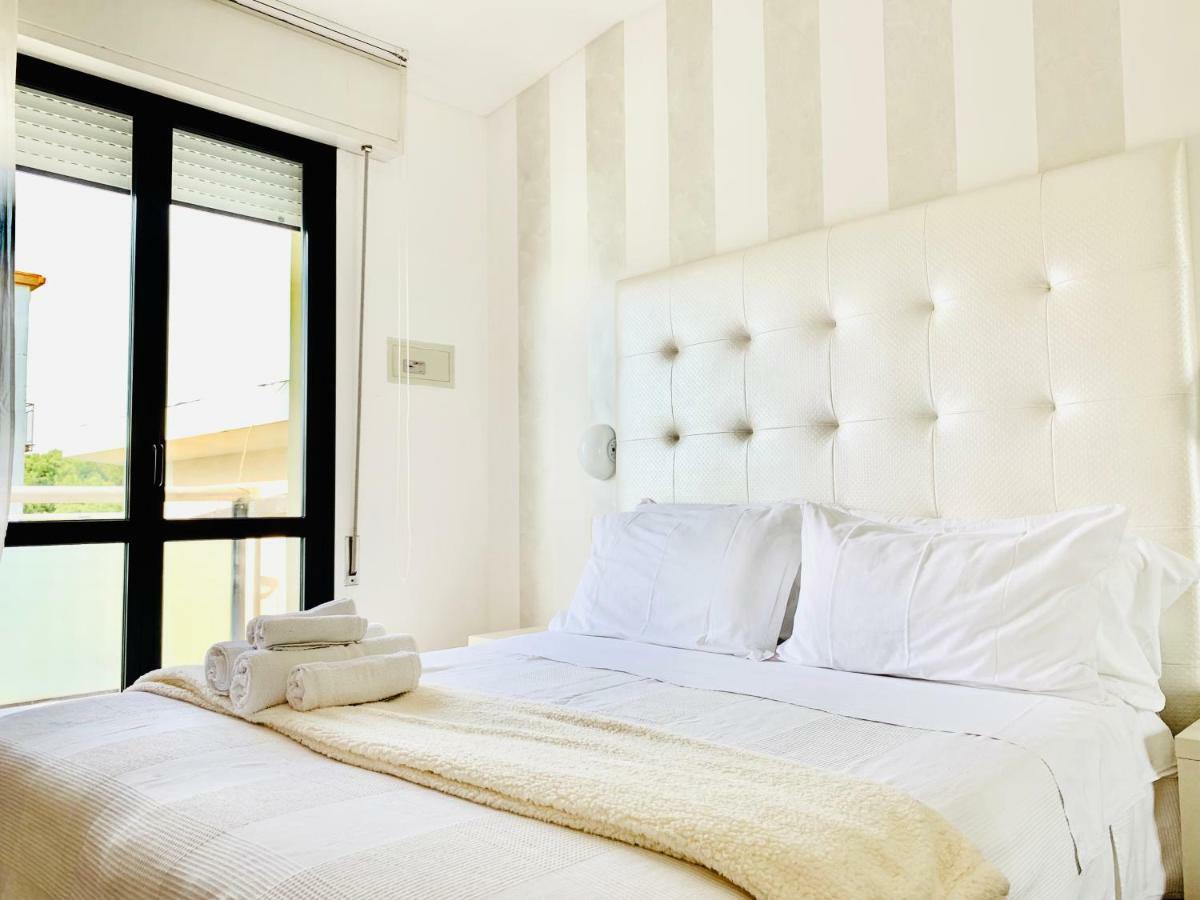 Hotel Baby B&B Milano Marittima Exteriör bild